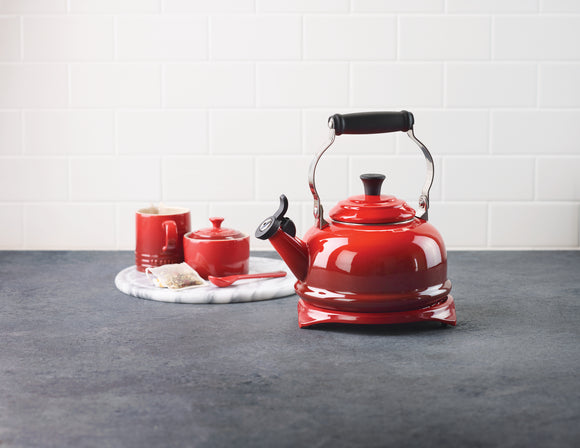 Le Creuset Classic Whistling Kettle